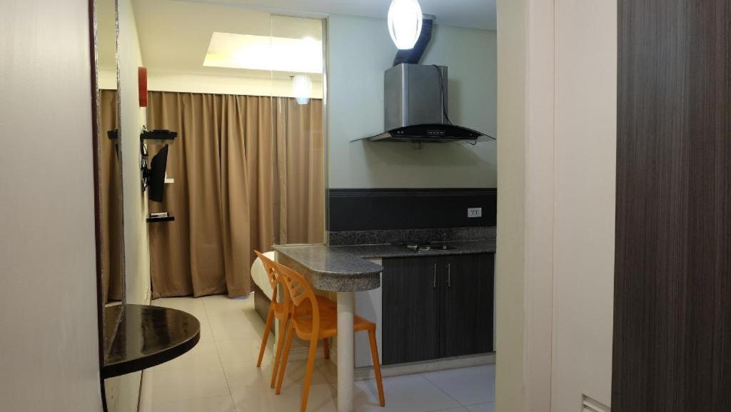 מנילה Zen Rooms Malate Robinsons מראה חיצוני תמונה