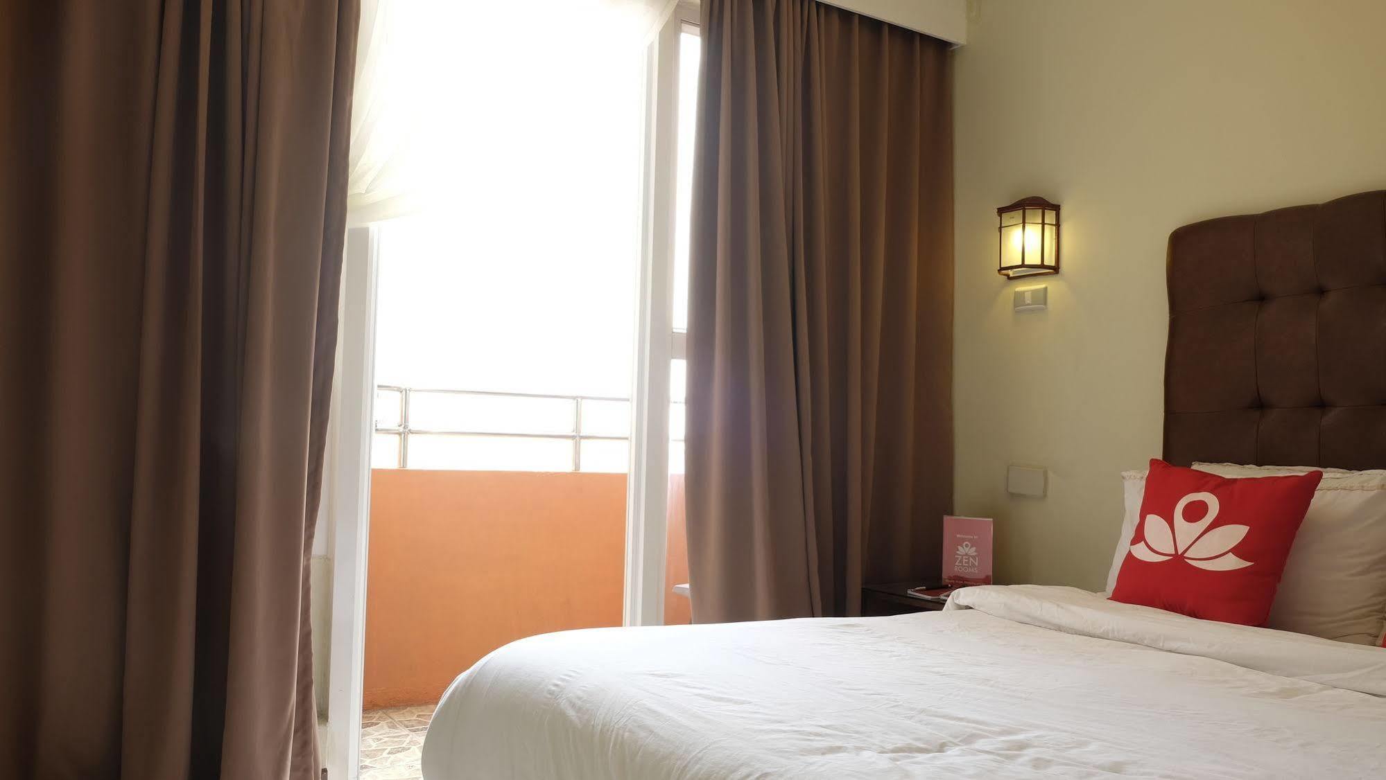 מנילה Zen Rooms Malate Robinsons מראה חיצוני תמונה